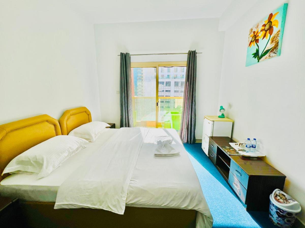 Private Room In 2Br Apartment Дубай Экстерьер фото